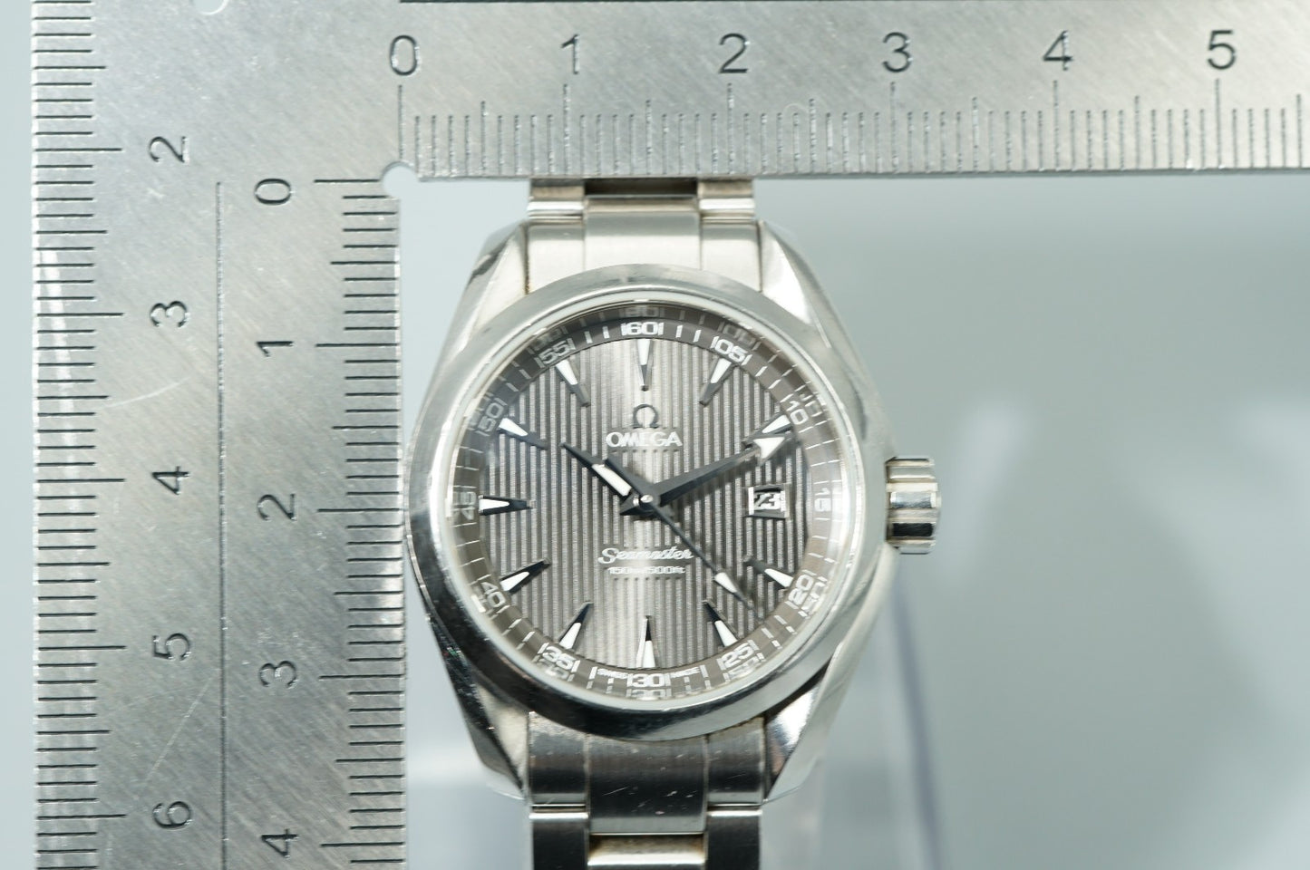 Vintage 1980s OMEGA Seamaster Aqua Terra Cal.1424 Quartz Gray 30mm Women Watch