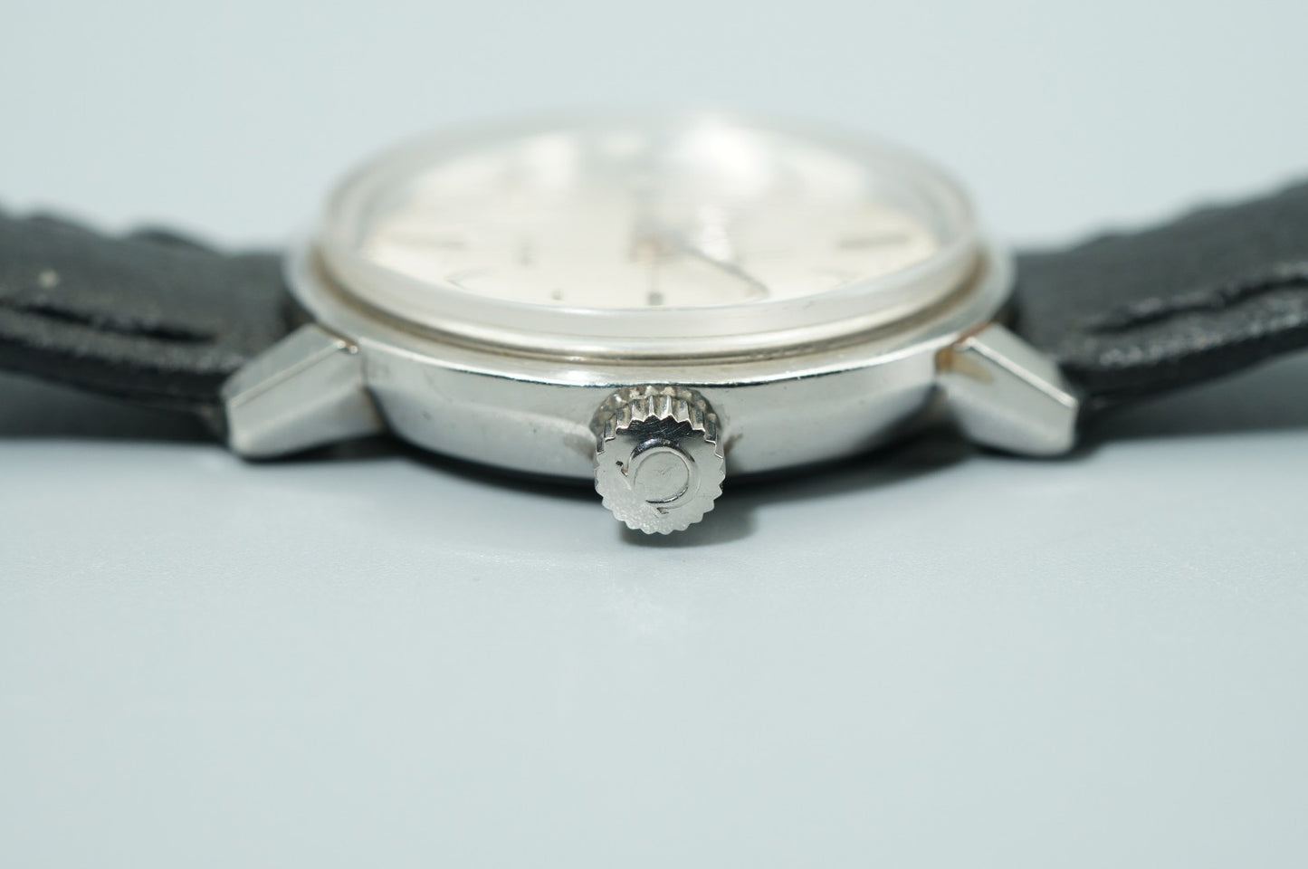 *N MINT* Vintage OMEGA De Ville Hand Winding Silver Cross Line 22mm Women Watch
