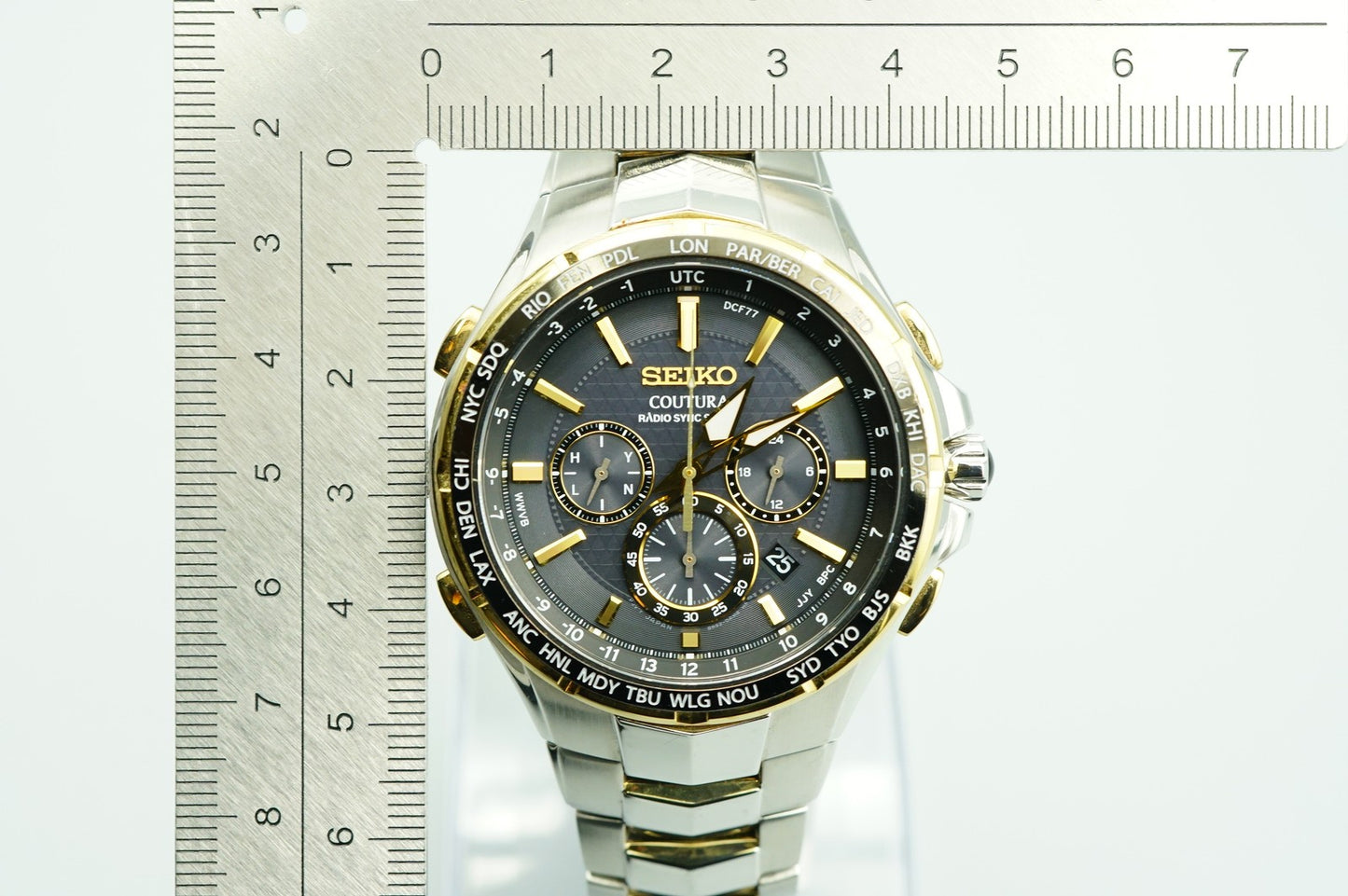 *NEAR MINT* SEIKO Coutura 8B92-0AL0 Solar Black Dial Round 44mm Mens Watch