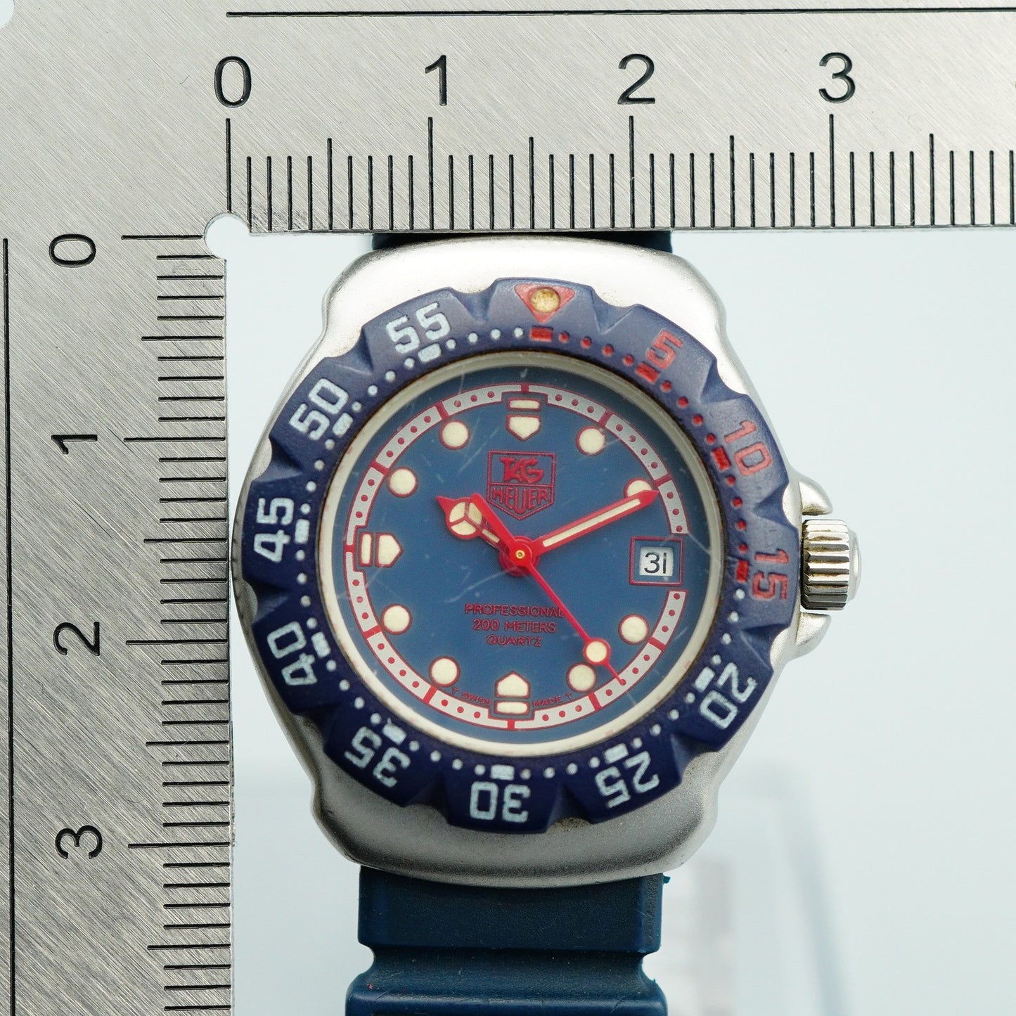 *N MINT* Vintage TAG Heuer Professional 370.508 Qz Blue Round 28mm Women Watch