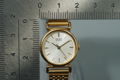 *Exc+5* Vintage 1985 SEIKO Bracelet 2C21-0100 Qz White Round 21mm Women Watch