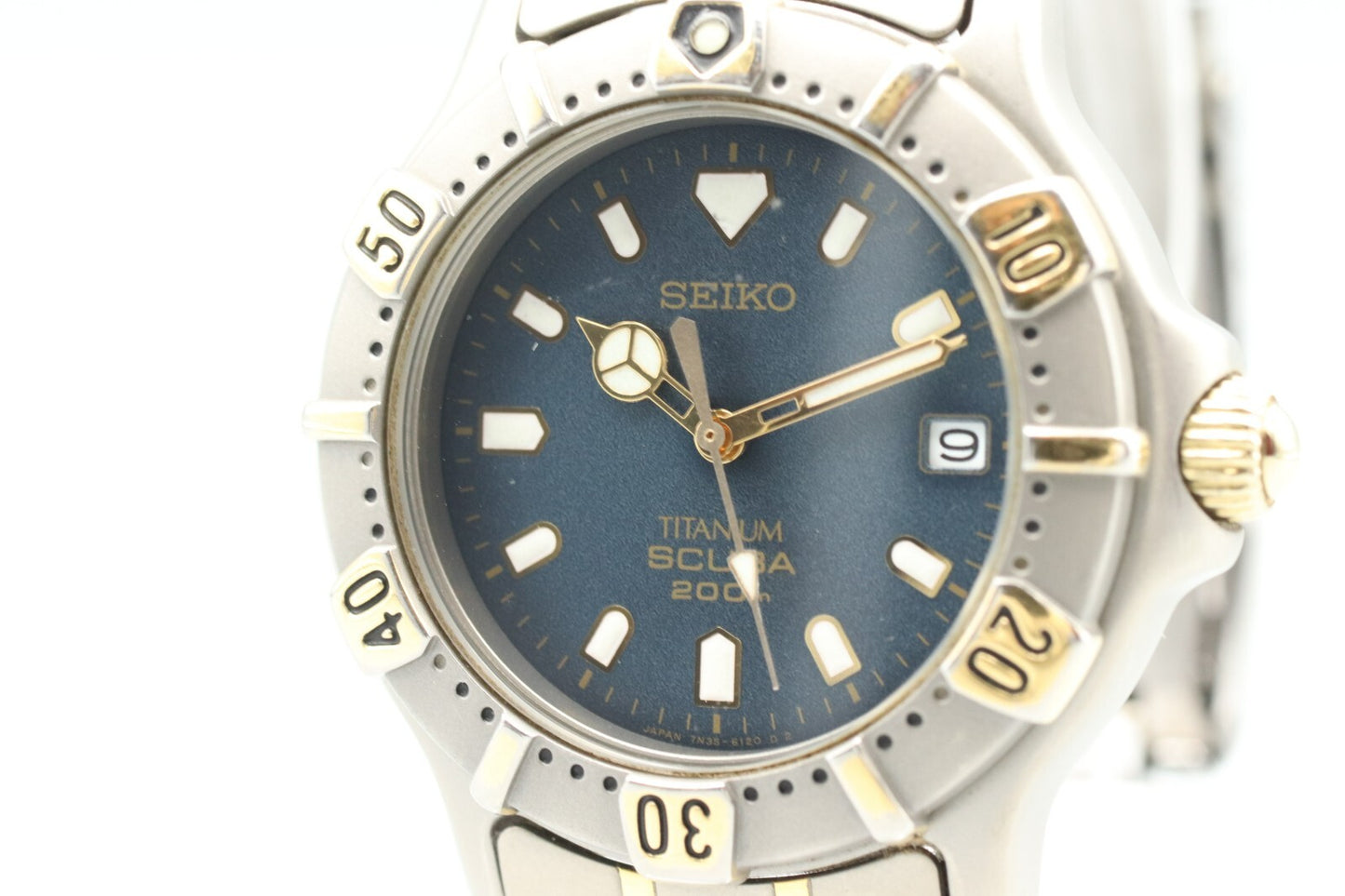 *MINT* Vintage SEIKO SCUBA Titanium 7N35-6100 Quartz 200M Mens Watch JAPAN