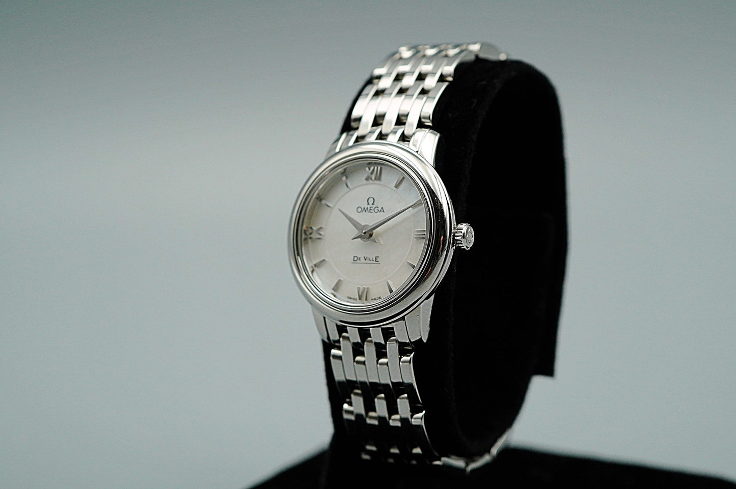 N MINT 1987 OMEGA De Ville Cal.1376 Ref.595.1037 Qz White 25mm Women Watch