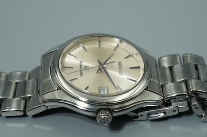 *NEAR MINT* Vintage 1997 SEIKO Grand 9F62-0A10 Qz Champagne Dial 35mm Mens Watch
