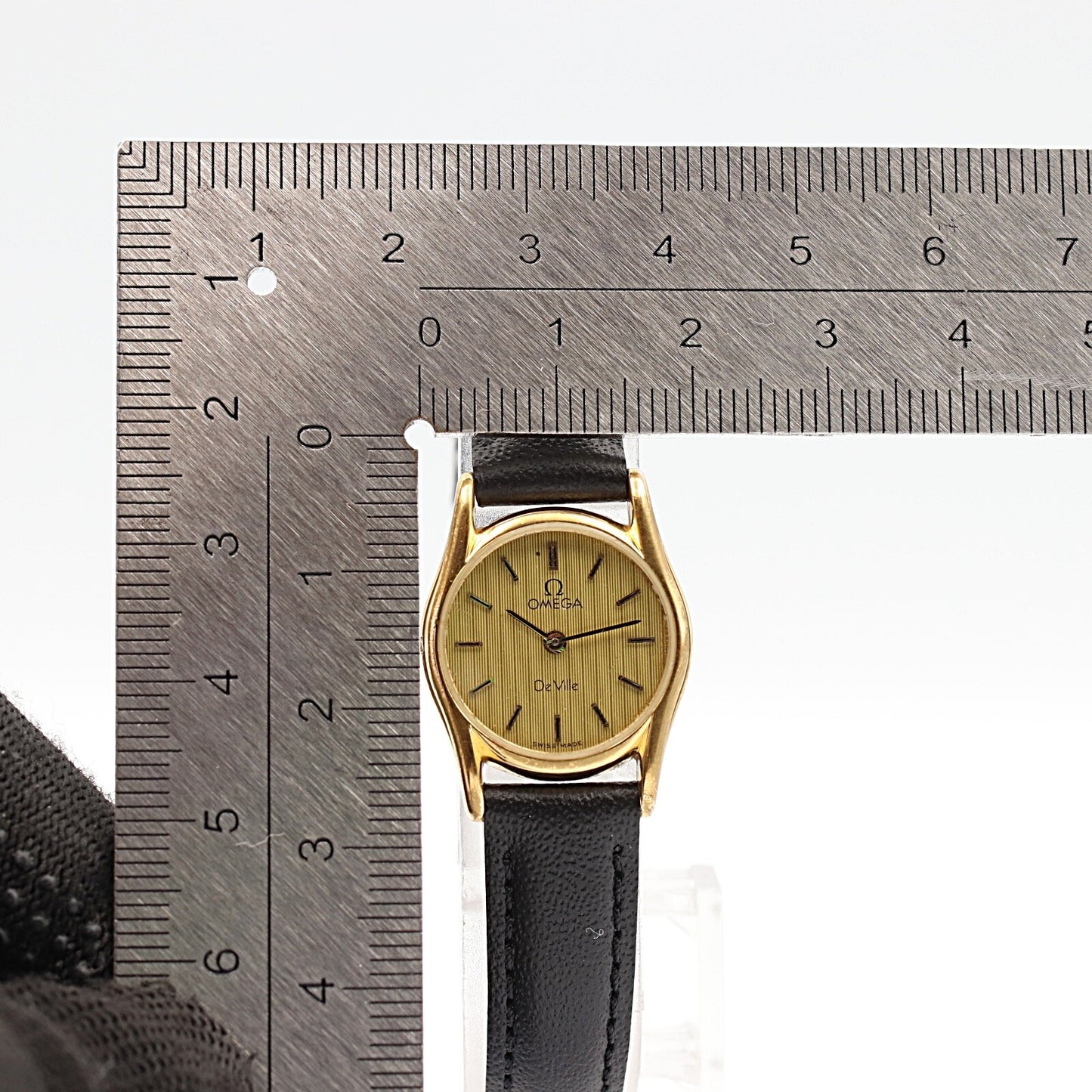 *NEAR MINT* Vintage 1983 OMEGA De Ville Cal.1387 Qz Gold Round 20mm Women Watch