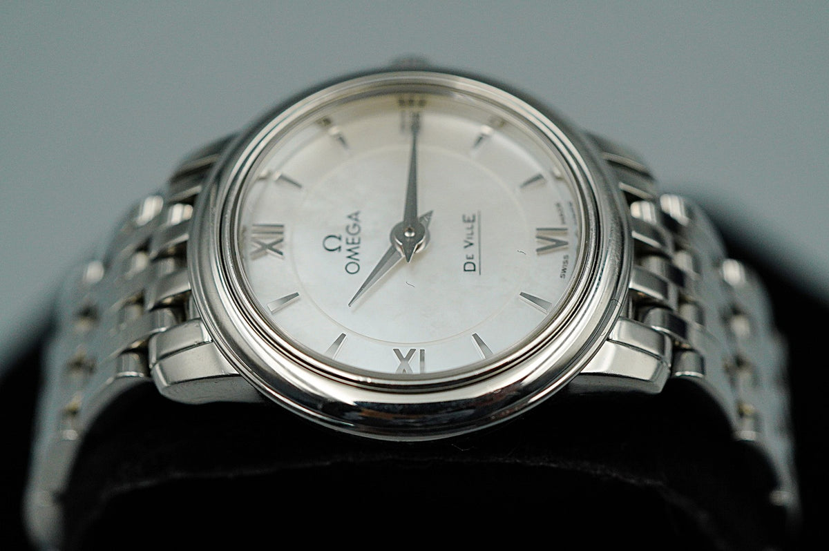 N MINT 1987 OMEGA De Ville Cal.1376 Ref.595.1037 Qz White 25mm Women Watch