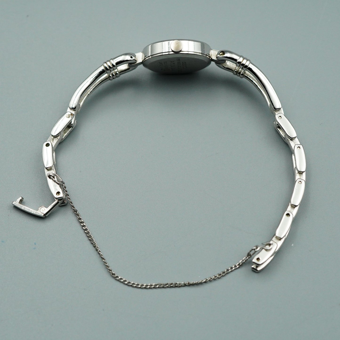 *Exc+5* Vintage SEIKO Vintage 1400-5180 Quartz Black Round 18mm Women Watch