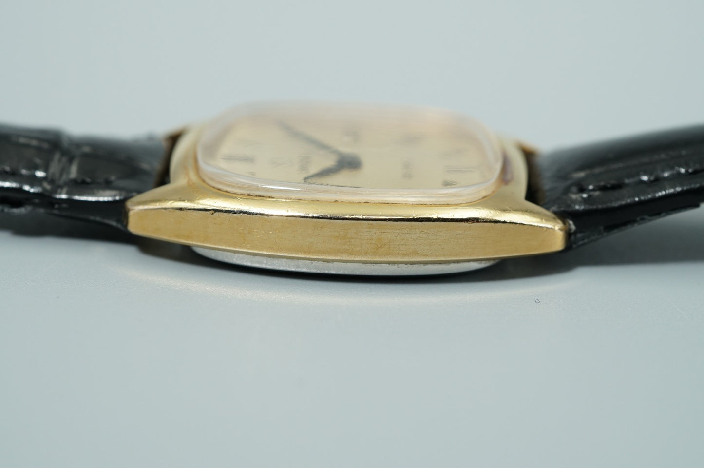 *NEAR MINT* Vintage 1979 OMEGA De Ville Cal.625 Hand Wind Gold 25mm Women Watch