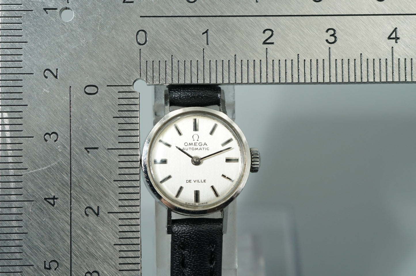 N MINT Vintage 1972 OMEGA De Ville Cal.661 Automatic Silver 17mm Women Watch