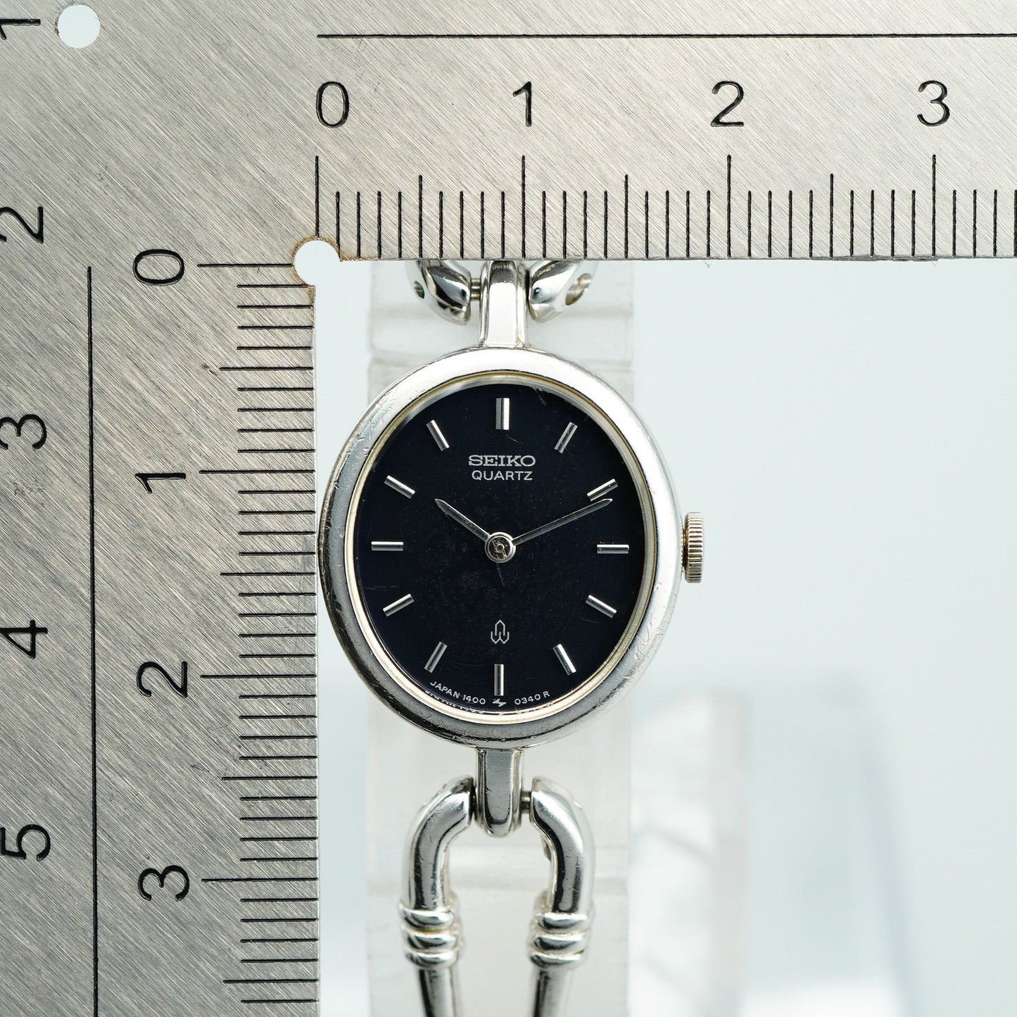 *Exc+5* Vintage SEIKO Vintage 1400-5180 Quartz Black Round 18mm Women Watch