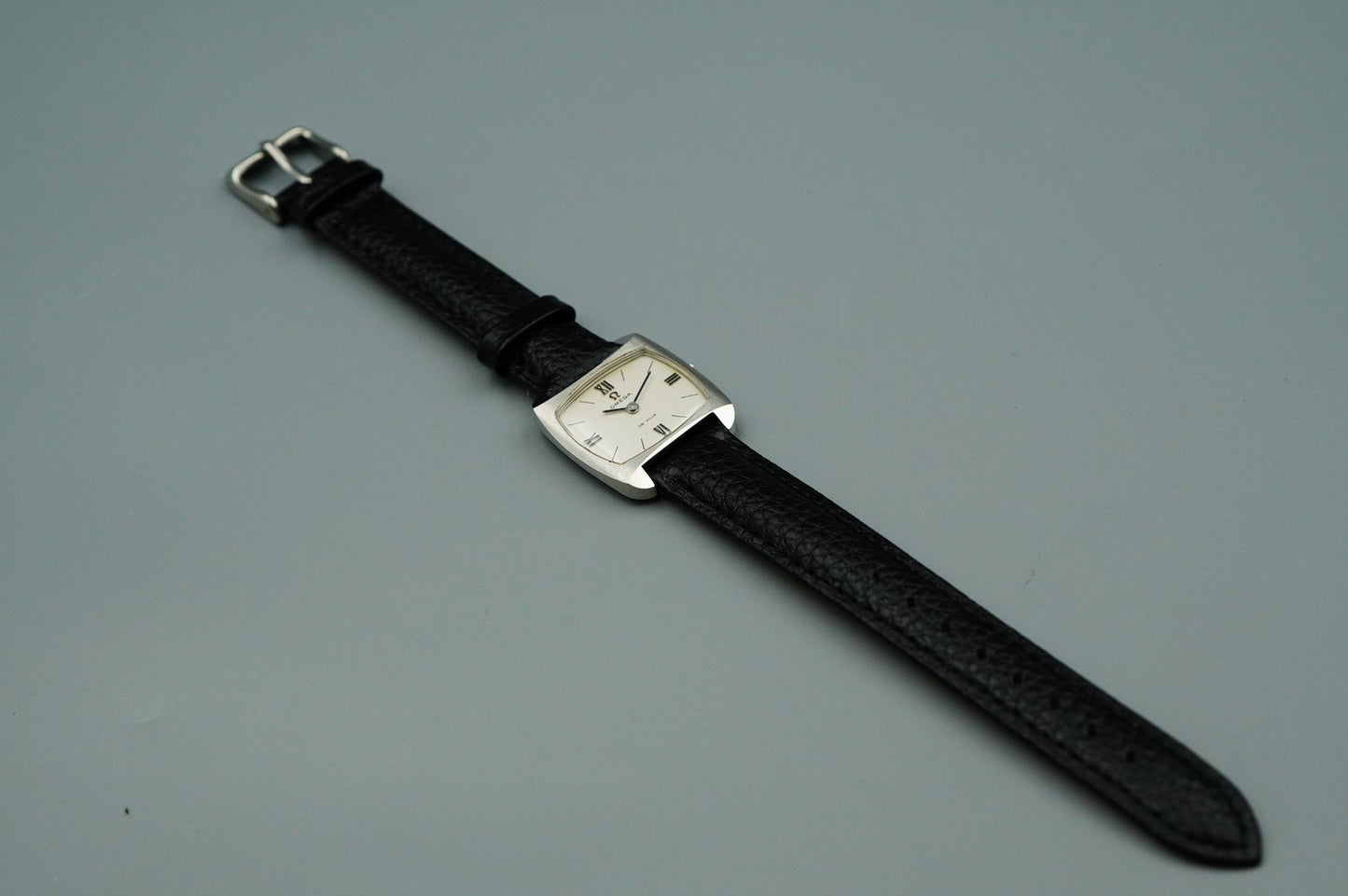*NEAR MINT* OMEGA De Ville Hand Winding White Rectangle 25mm Women Watch