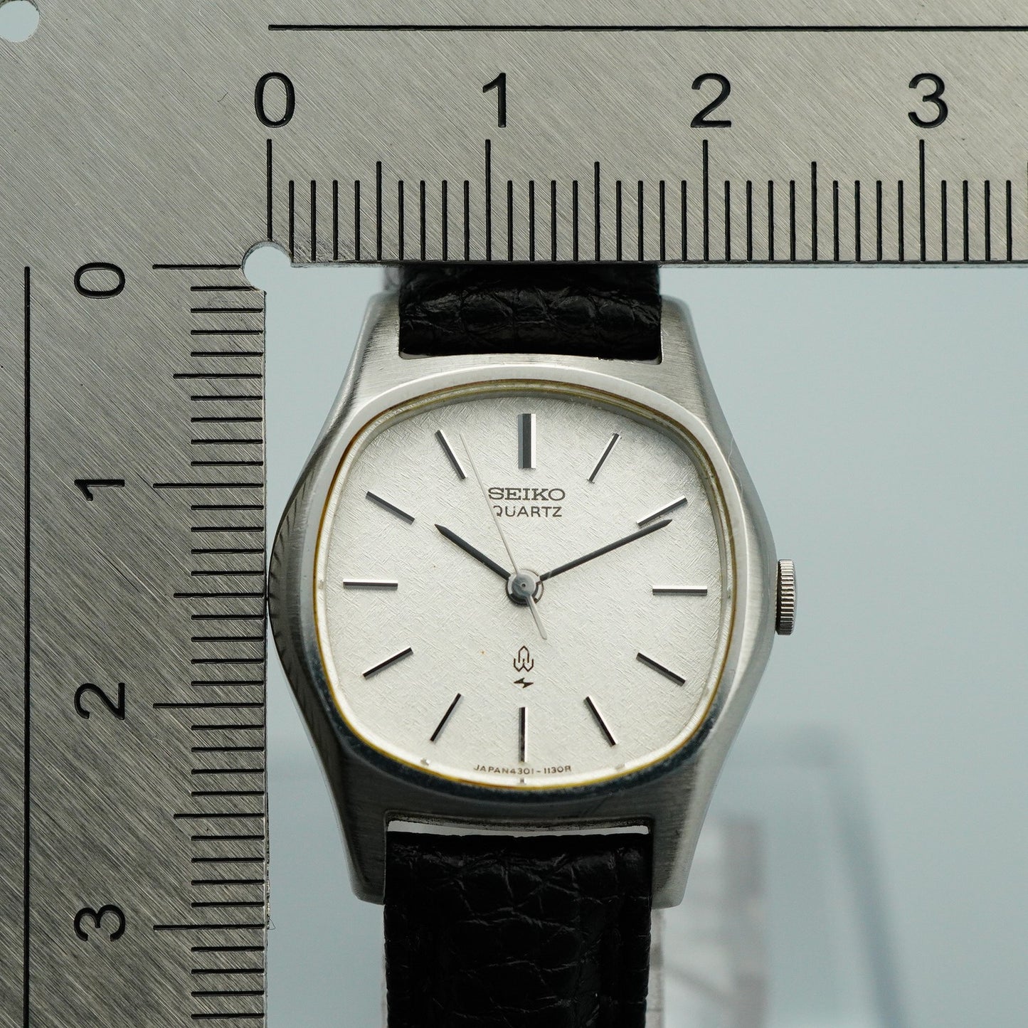 *N MINT* Vintage SEIKO Vintage 4301-5000 Quartz White Square 23mm Women Watch