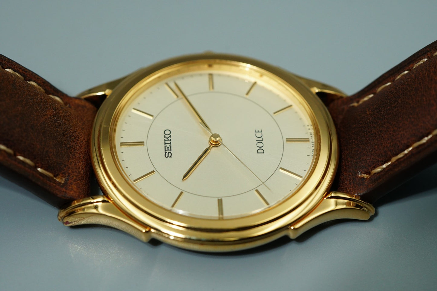 *MINT* Vintage 1998 SEIKO Dolce 5E31-7A40 Quartz Gold Dial Round 34mm Mens Watch