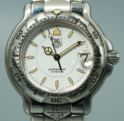 N MINT Vintage 1990s TAG HEUER Professional  WH1211 Qz White 34mm Mens Watch