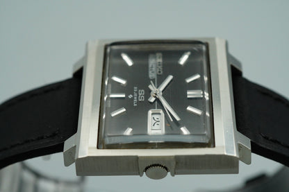 N MINT Vintage SEIKO 5 ACTUS 6106-5440 Automatic Black Rectangle 33mm Mens Watch