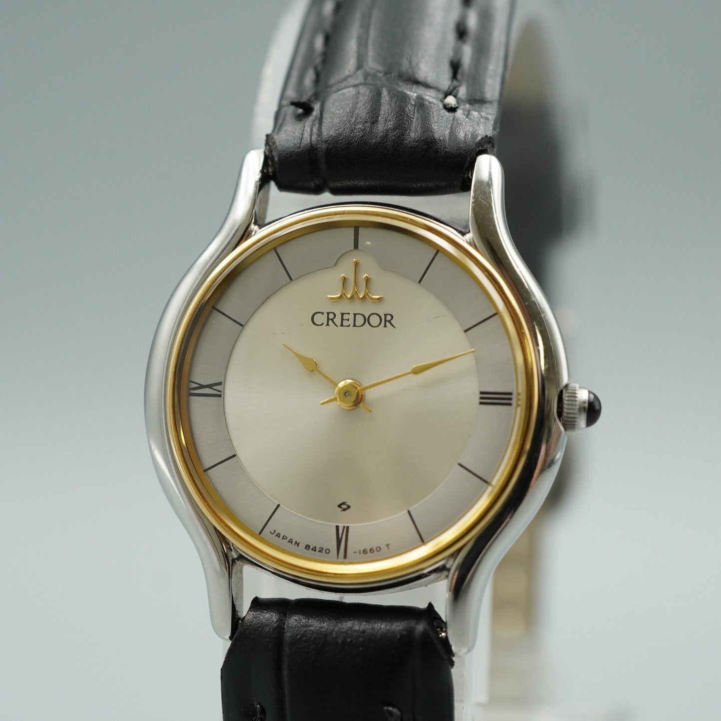 *MINT* Vintage SEIKO CREDOR 8420-0150 Quartz Silver Dial Round 23 mm Women Watch