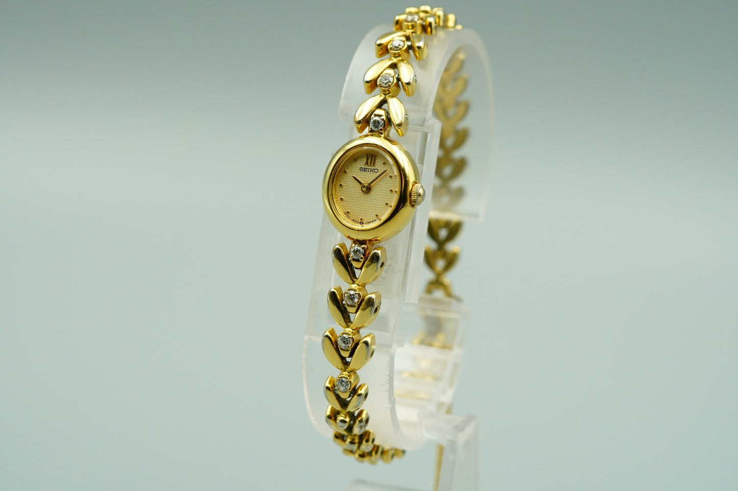 *N MINT* Vintage 1980s SEIKO 8P Diamond 1E20-6050 Qz Gold Round 13mm Women Watch