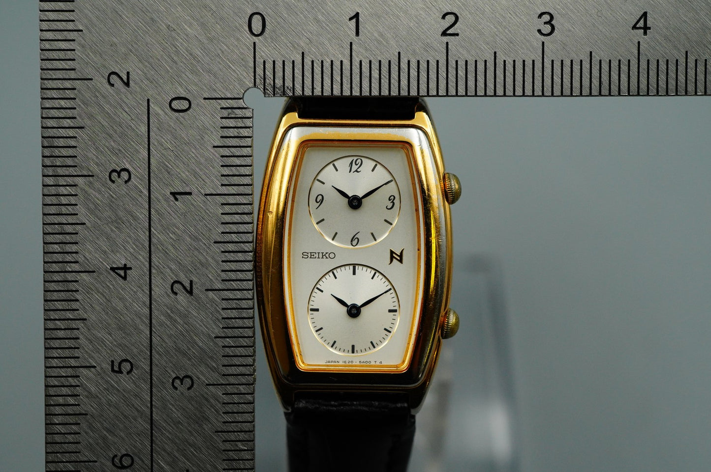 *Exc+5* Vintage SEIKO 1E20-3A00 Quartz White Dial Rectangle 21mm Women Watch