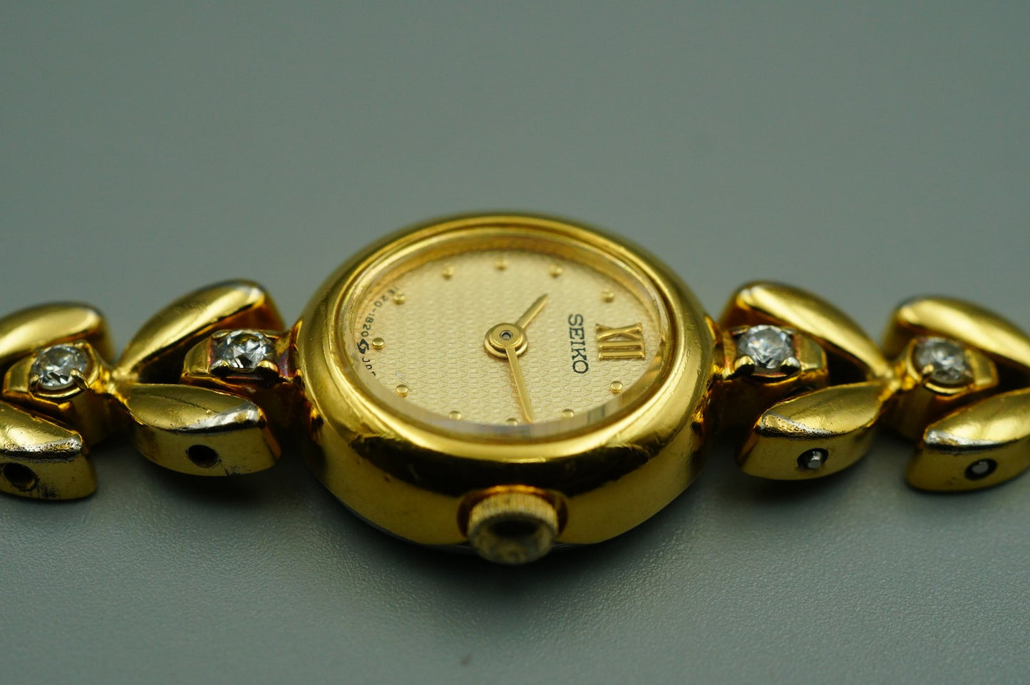 *N MINT* Vintage 1980s SEIKO 8P Diamond 1E20-6050 Qz Gold Round 13mm Women Watch