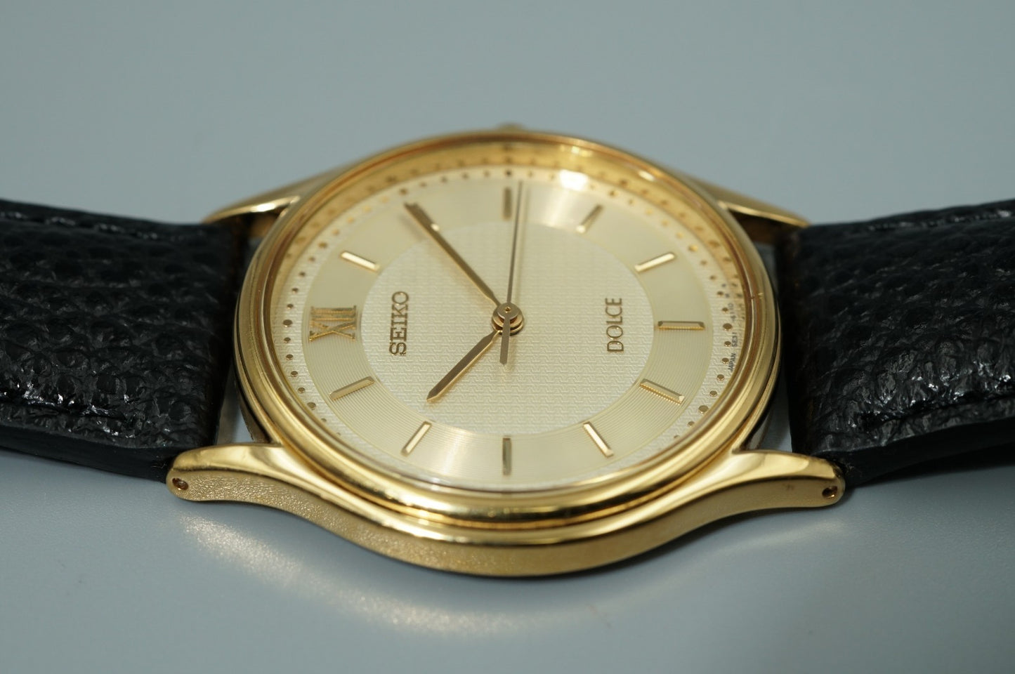 *NEAR MINT* Vintage 1998 SEIKO DOLCE 5E31-6070 Quartz Gold Round 31mm Mens Watch