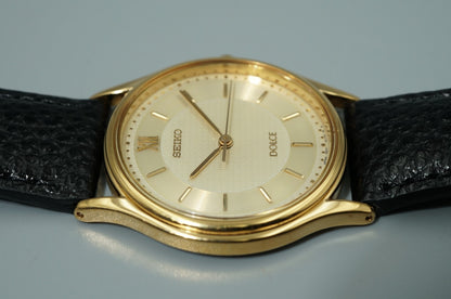 *NEAR MINT* Vintage 1998 SEIKO DOLCE 5E31-6070 Quartz Gold Round 31mm Mens Watch