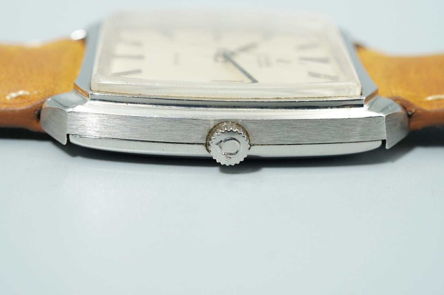 N MINT Vintage 1970 OMEGA De Ville Cal.1002 Hand Wind White 32mm Mens Watch