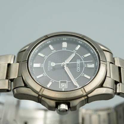 *N MINT* Vintage SEIKO Solar Titanium V145-0AX0 Qz Black Round 35mm Mens Watch