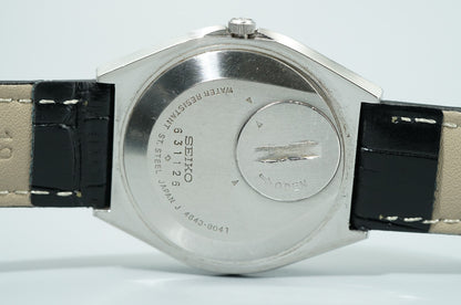 *NEAR MINT* Vintage 1976 SEIKO  Vintage 4843-8041 Qz White Round 37mm Mens Watch