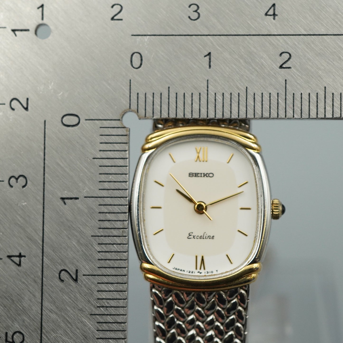 *NEAR MINT* Vintage SEIKO Exceline 1221-5890 Quartz Beige Oval 18mm Women Watch