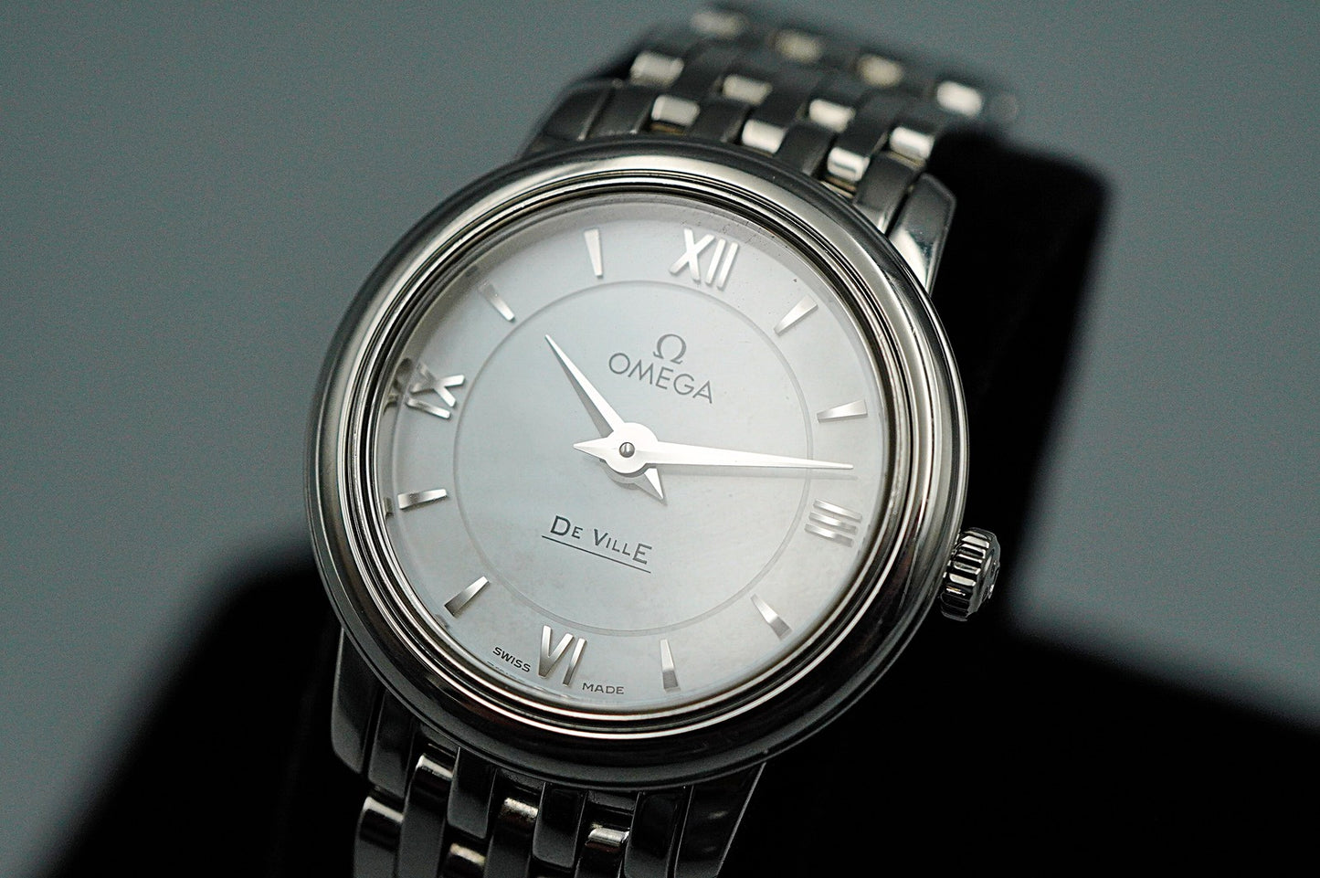 N MINT 1987 OMEGA De Ville Cal.1376 Ref.595.1037 Qz White 25mm Women Watch