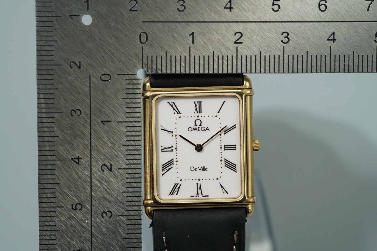 N MINT Vintage 1977 OMEGA De Ville Cal.1450 Qz White Rectangle 24mm Women Watch
