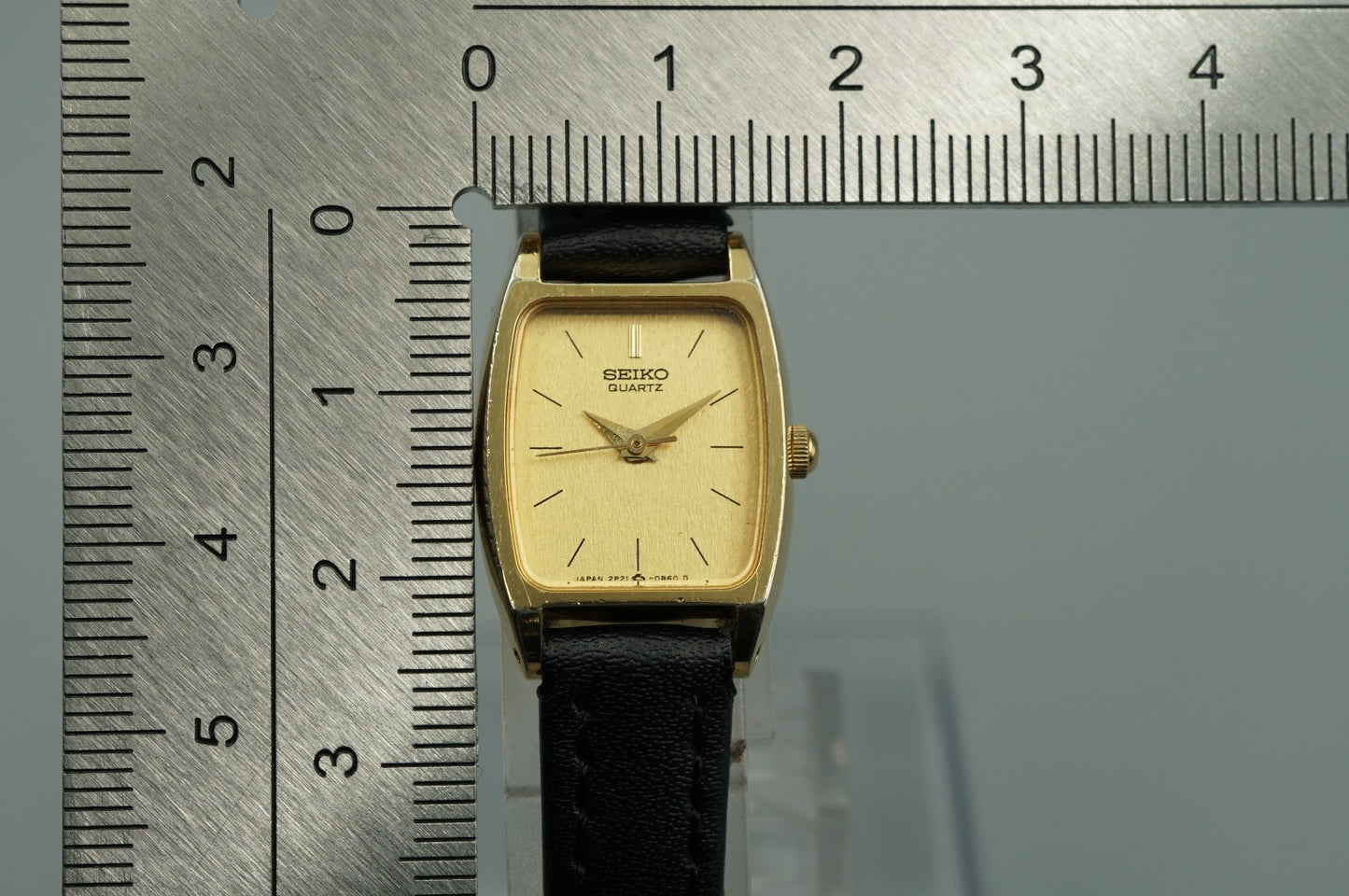 *N MINT* Vintage 1996 SEIKO Socie 2P21-5A90 Qz Gold Rectangle 17mm Women Watch
