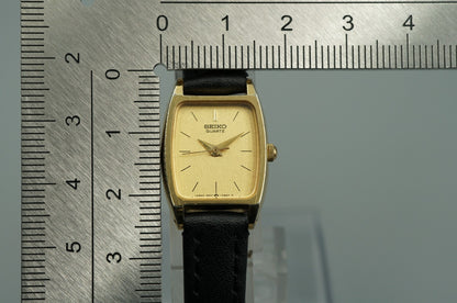 *N MINT* Vintage 1996 SEIKO Socie 2P21-5A90 Qz Gold Rectangle 17mm Women Watch