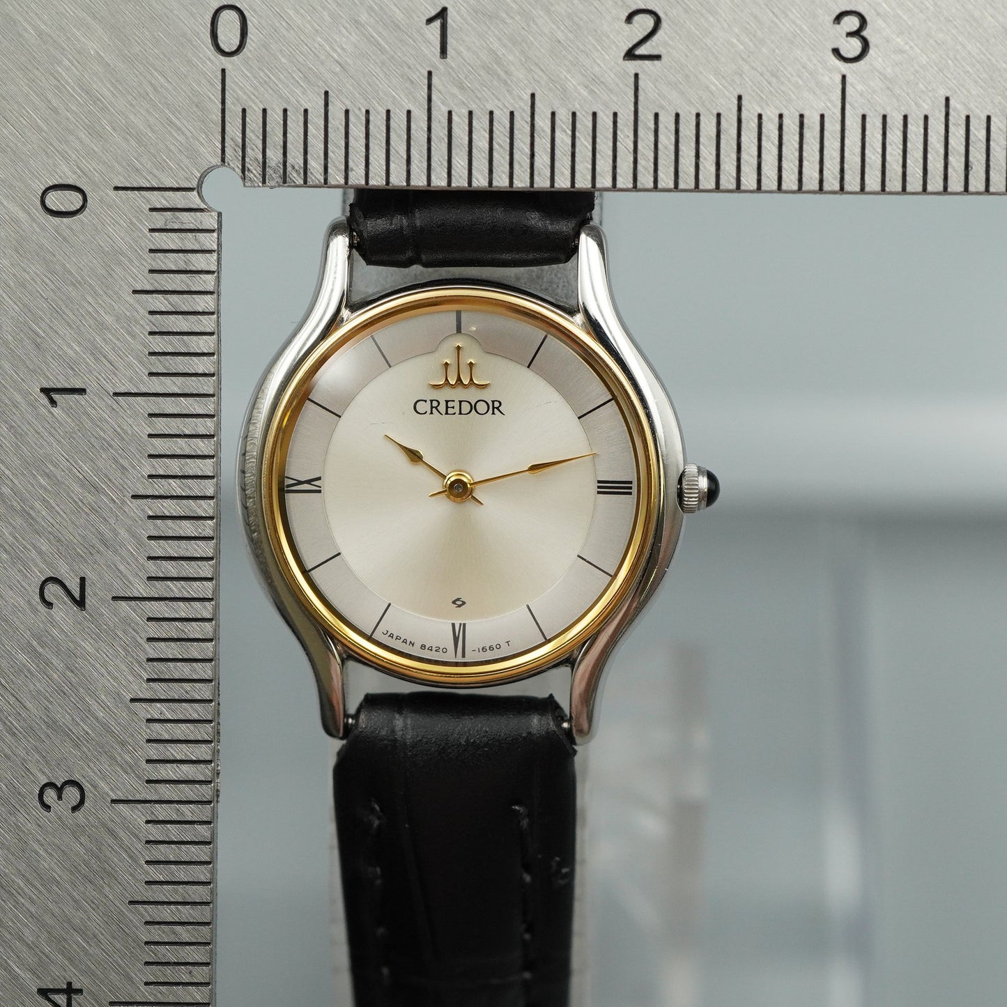 *MINT* Vintage SEIKO CREDOR 8420-0150 Quartz Silver Dial Round 23 mm Women Watch