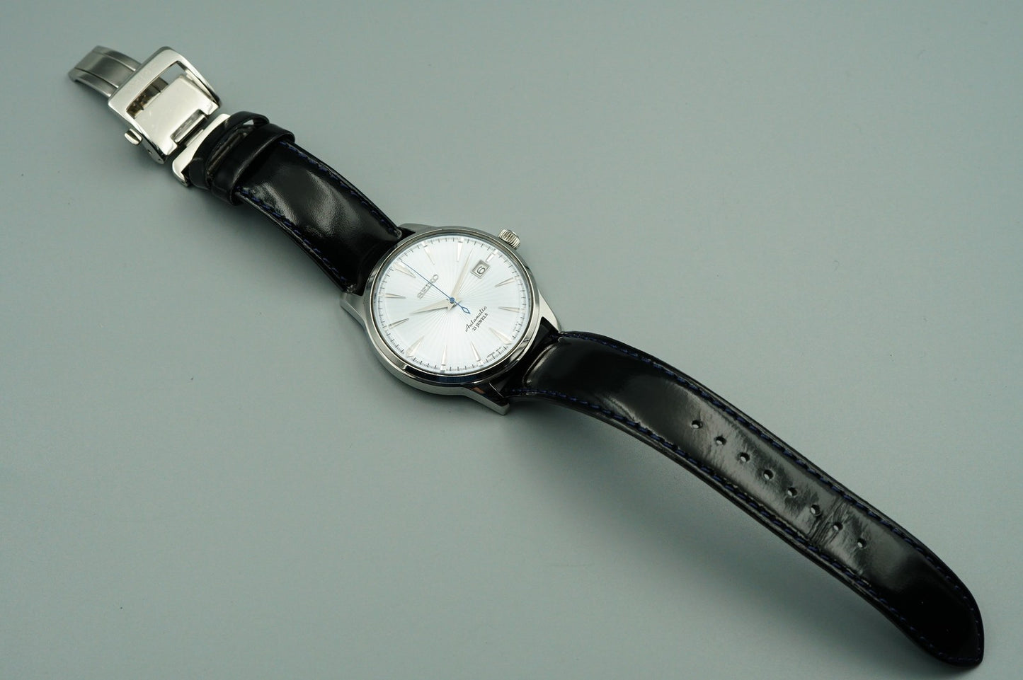 *NEAR MINT*  SEIKO MECHANICAL 6R15-01S0 AT Blue Dial Round 40mm Mens Watch