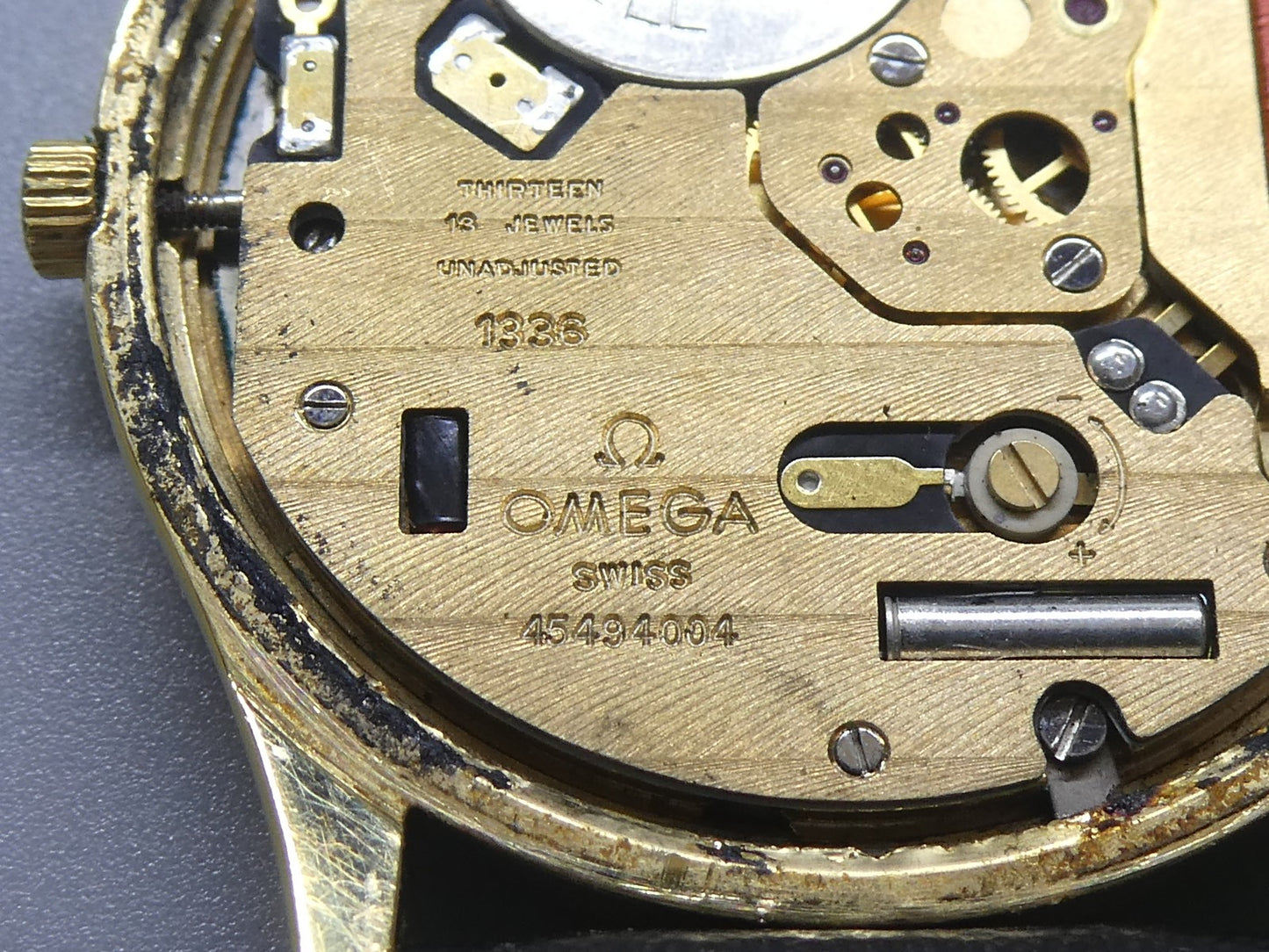N MINT Vintage 1983 OMEGA De Ville Cal.1336 Ref.191.0096 Qz Gold 32mm Mens Watch