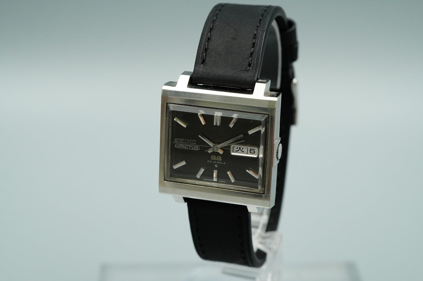 N MINT Vintage SEIKO 5 ACTUS 6106-5440 Automatic Black Rectangle 33mm Mens Watch