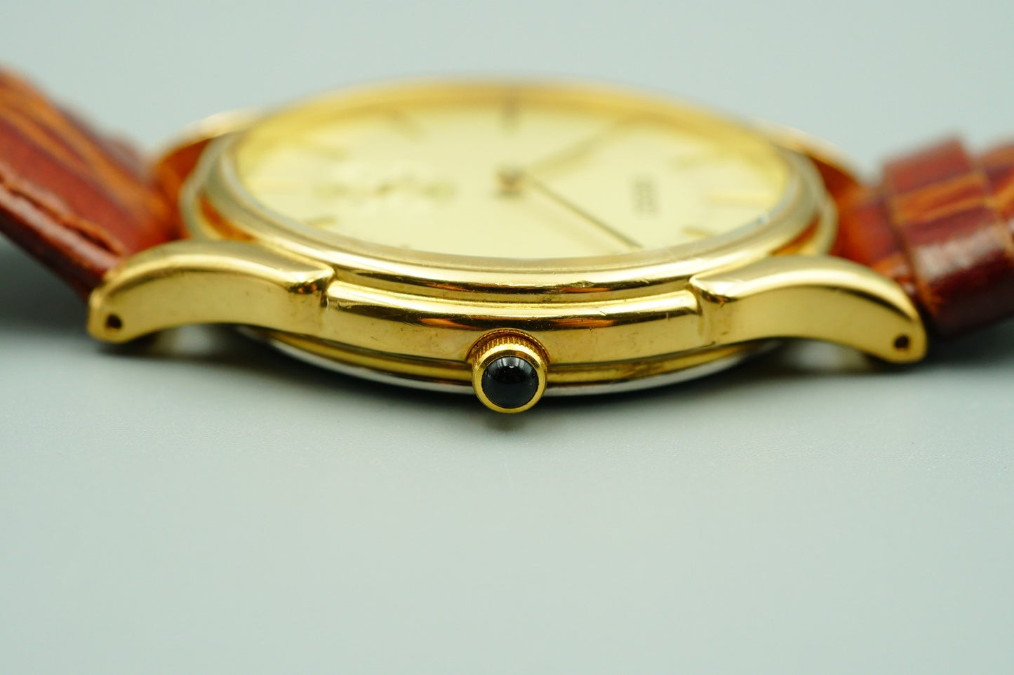 *Exc+5* Vintage 1996 SEIKO small seconds 7N07-9000 Qz Gold Round 35mm Mens Watch