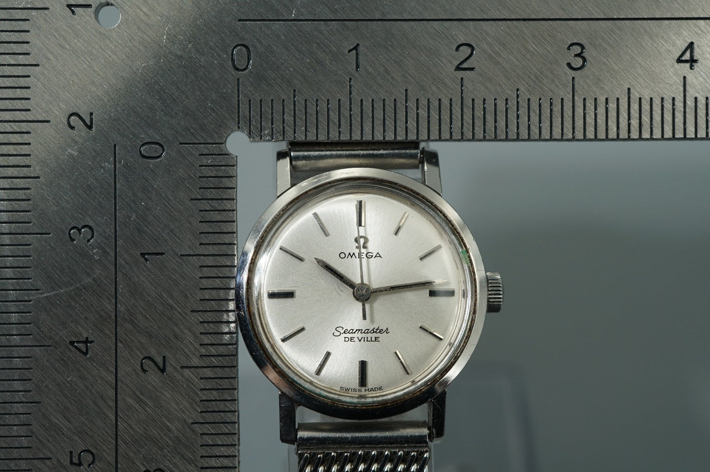 *Working for Parts* Vintage OMEGA Seamaster De Ville Hand Wind 22mm Women Watch