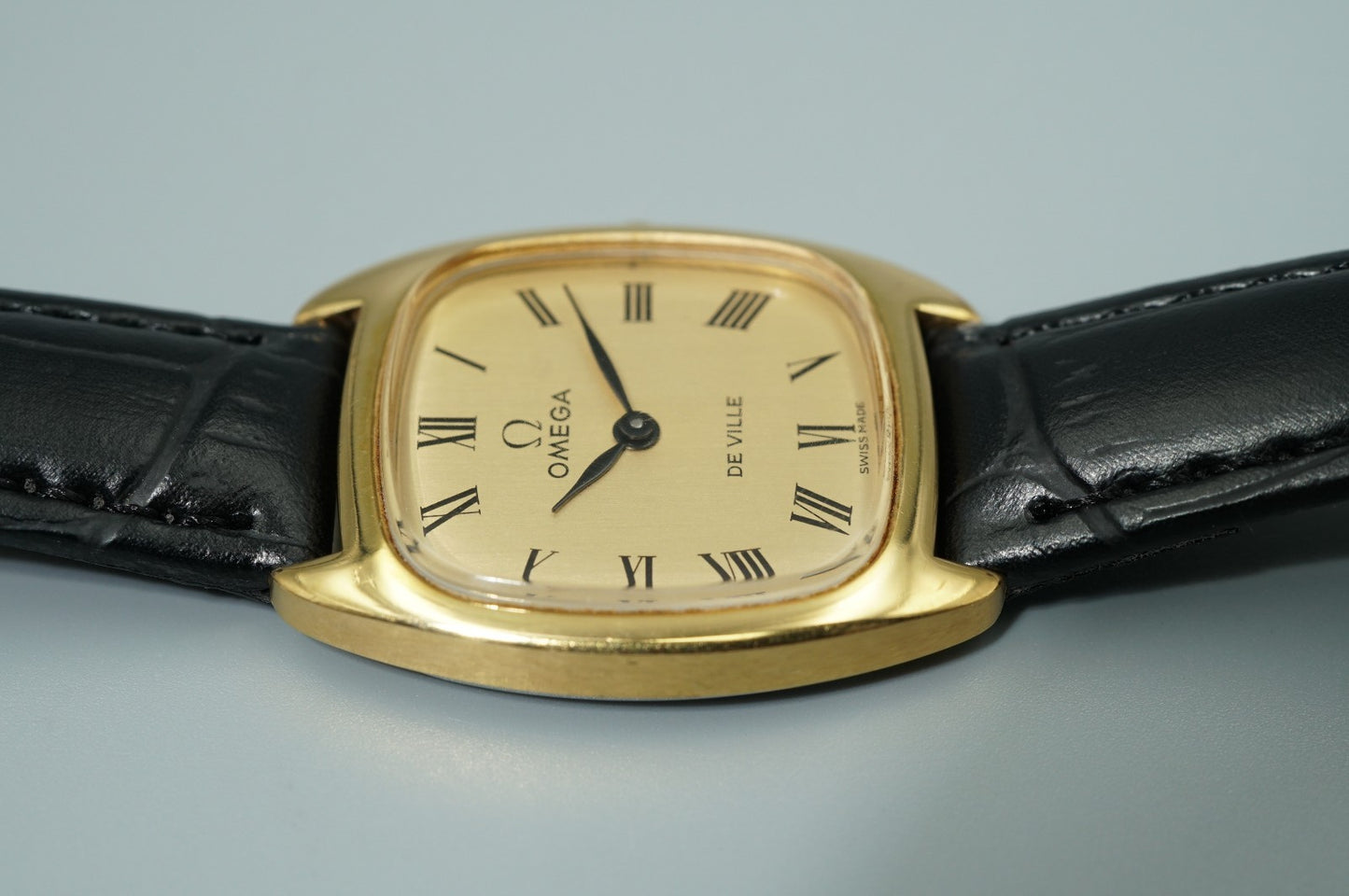 N MINT Vintage 1971 OMEGA De Ville Cal.625 Hand Wind Gold 25mm Women Watch