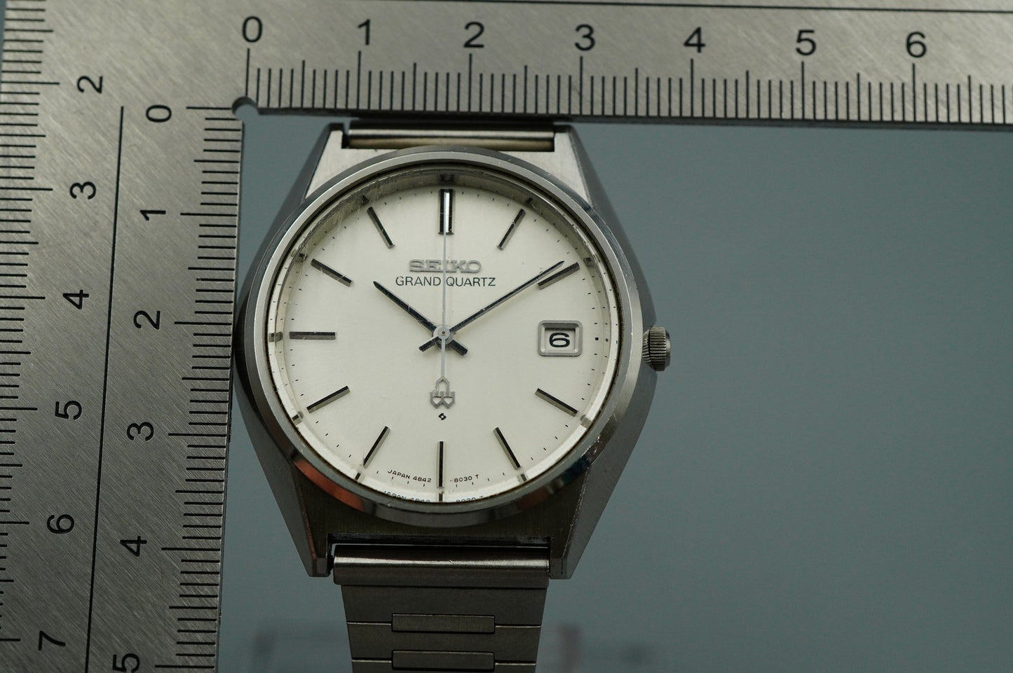 *NEAR MINT* Vintage SEIKO GRAND Quartz 4842-8041 Silver 36mm Mens Watch