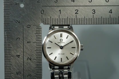 NEAR MINT Vintage OMEGA De Ville Hand Winding Silver Dial Round 22mm Women Watch