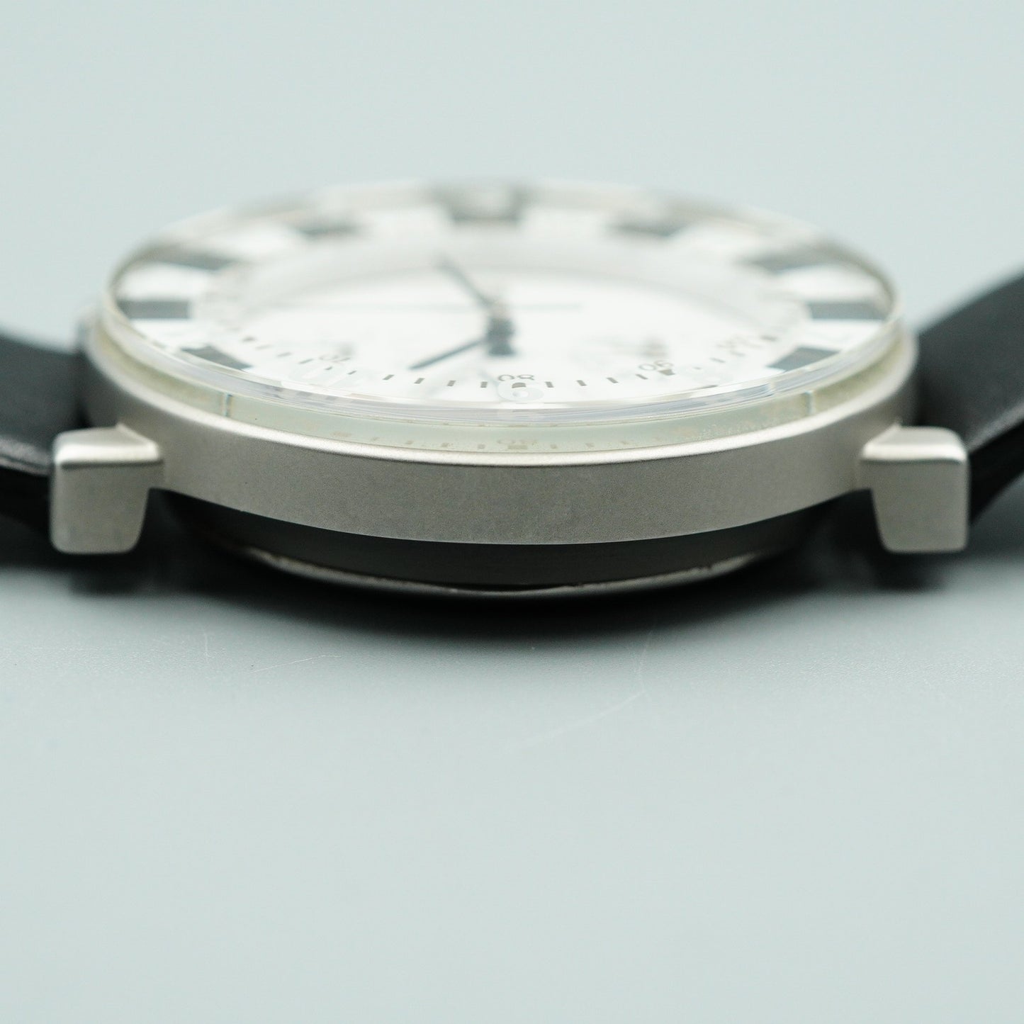 *MINT* Vintage SEIKO SPIRIT SOTTSASS 7T92-0TS0 Qz White Round 39mm Mens Watch