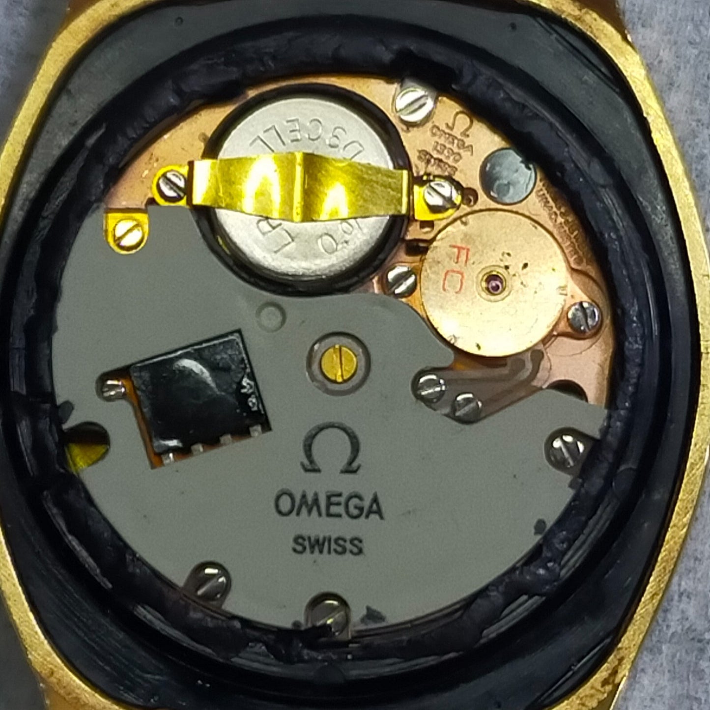 *Exc+5* Vintage OMEGA De Ville Cal.1330 Quartz Gold Dial Hexagon Mens Watch