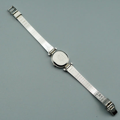 *NEAR MINT* Vintage SEIKO 5421-5250 Qz White Dial Oval 18mm Women Watch