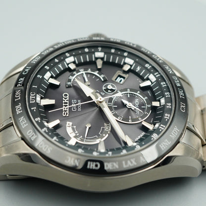 *N MINT* Box & Paper SEIKO ASTRON 8X53-0AB0 Solar Black Round 45 mm Mens Watch