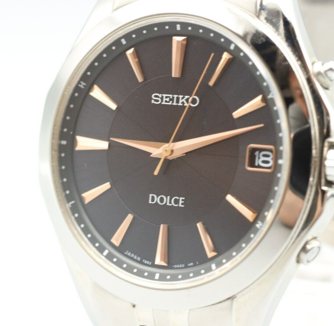 *NEAR MINT* Vintage SEIKO Dolce 7B52-0AC0 Solar Black Dial Round Mens Watch