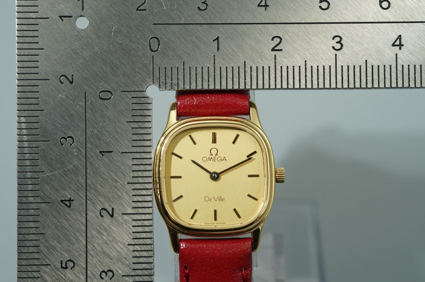 *N MINT* Vintage 1990s OMEGA De Ville Cal.1455 Quartz Gold 20mm Women Watch