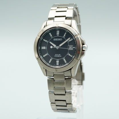 *N MINT* Vintage SEIKO Solar Titanium V145-0AX0 Qz Black Round 35mm Mens Watch