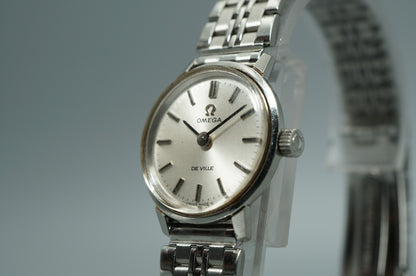 NEAR MINT Vintage OMEGA De Ville Hand Winding Silver Dial Round 22mm Women Watch